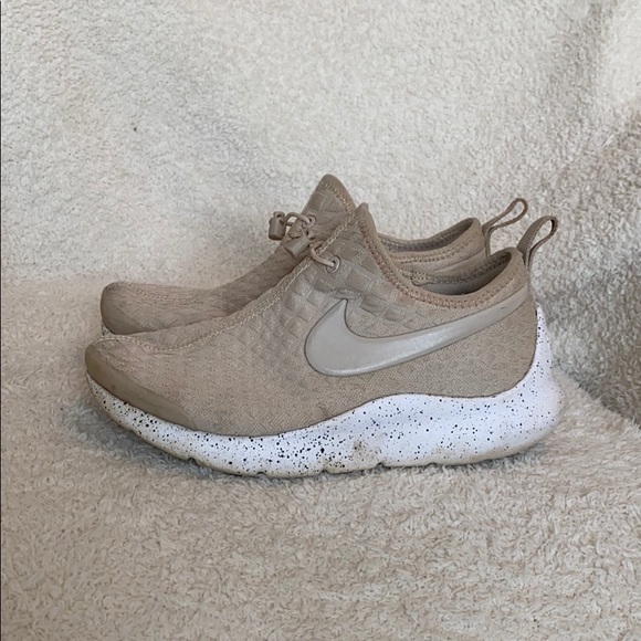 Nike Slip Ons - Picture 2 of 6